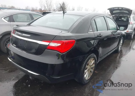 2013 Chrysler 200 Touring z USA, uszkodzony, nr VIN 1C3CCBBB7DN655459